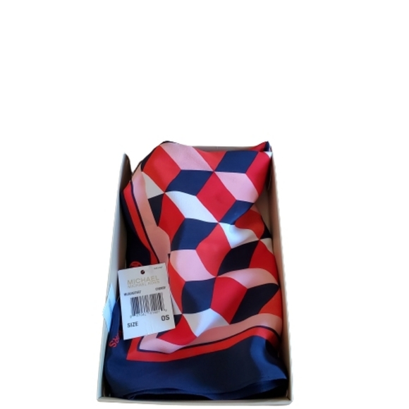 🌼SOLD🌼Women's Michael Kor 100% silk scarf NWT - Picture 7 of 8